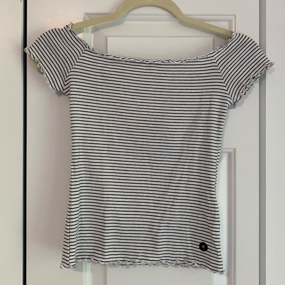 Hollister Ribbed Off-the-Shoulder Top - Picture 2 of 3